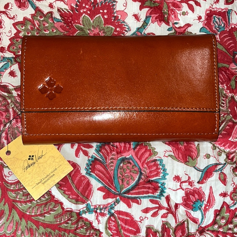 NWT Patricia Nash Genuine Leather Teresa Wallet
